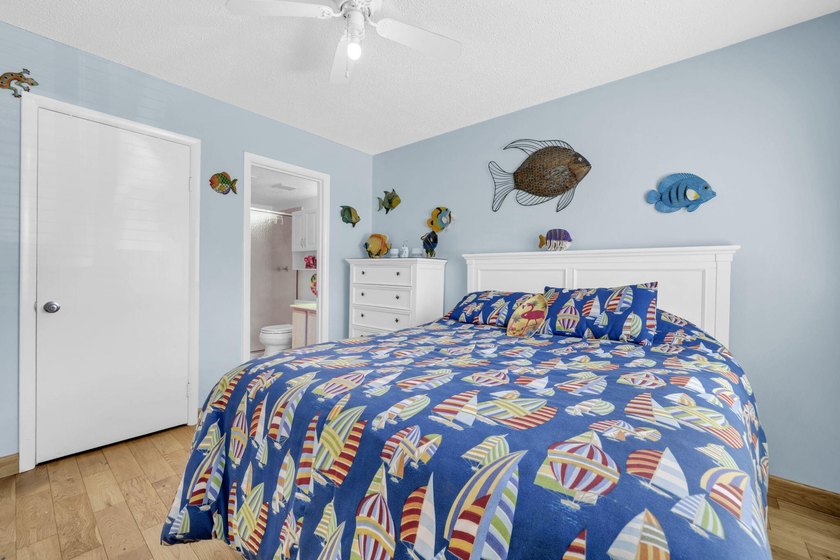 OWNER FINANCE 25% d/p.! $10K Remodel Credit! Rarely on market - photo 7