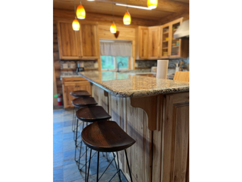 Capture the Montana dream with this stunning, hand-hewn log home - photo 16