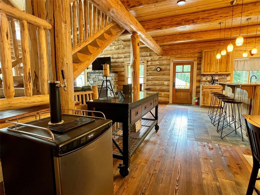 Capture the Montana dream with this stunning, hand-hewn log home - photo 19