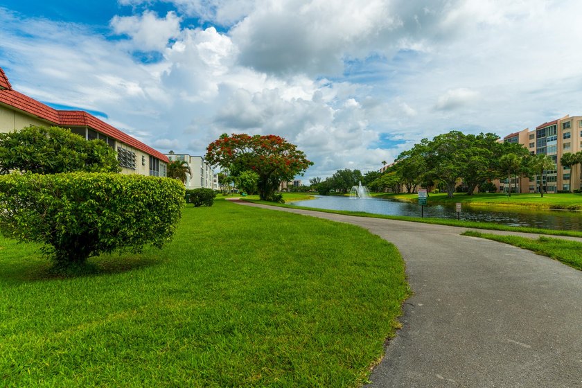 FABULOUS LOCATION IN THE SOUGHT-AFTER 55+ VILLAGES OF ORIOLE - photo 19