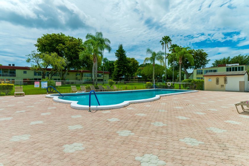 FABULOUS LOCATION IN THE SOUGHT-AFTER 55+ VILLAGES OF ORIOLE - photo 21