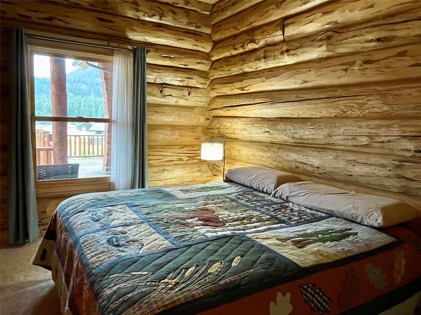 Capture the Montana dream with this stunning, hand-hewn log home - photo 26