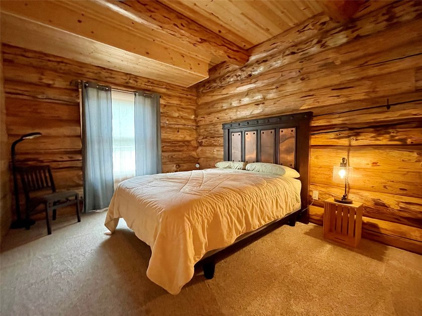 Capture the Montana dream with this stunning, hand-hewn log home - photo 28