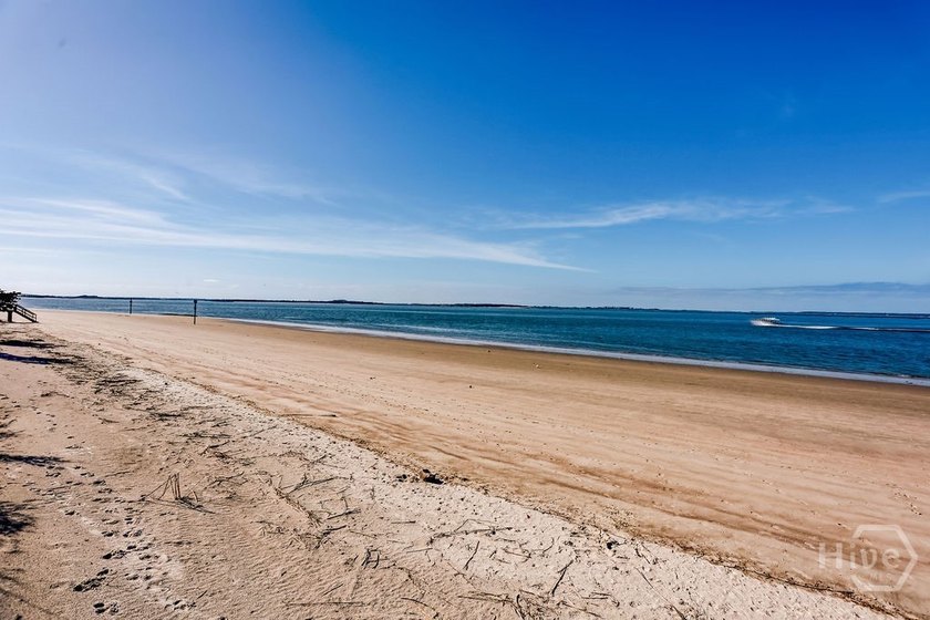 Enjoy coastal living in this recently updated beachside Tybee - photo 31