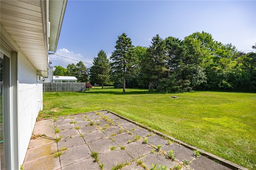 Welcome home to this beautifully updated, ORIGINAL OWNER - photo 7