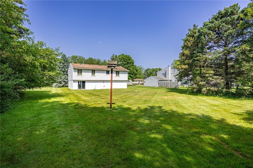 Welcome home to this beautifully updated, ORIGINAL OWNER - photo 10