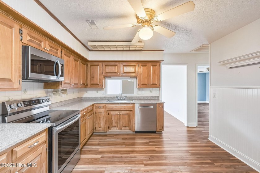 Welcome to this spacious 3-bedroom, 2-bath ranch home in the - photo 30