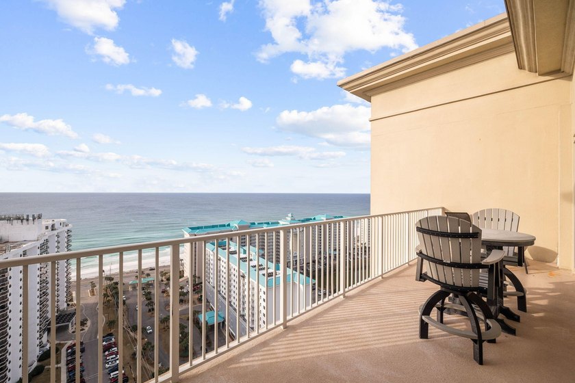 This stunning 4B/4B Penthouse Condo with breathtaking, panoramic - photo 31