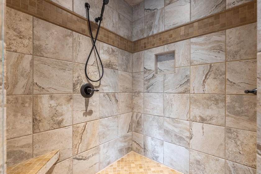 Custom Ranch home in West Neenah. Nearly half an acre of - photo 32