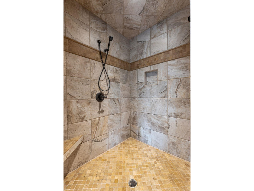 Custom Ranch home in West Neenah. Nearly half an acre of - photo 33