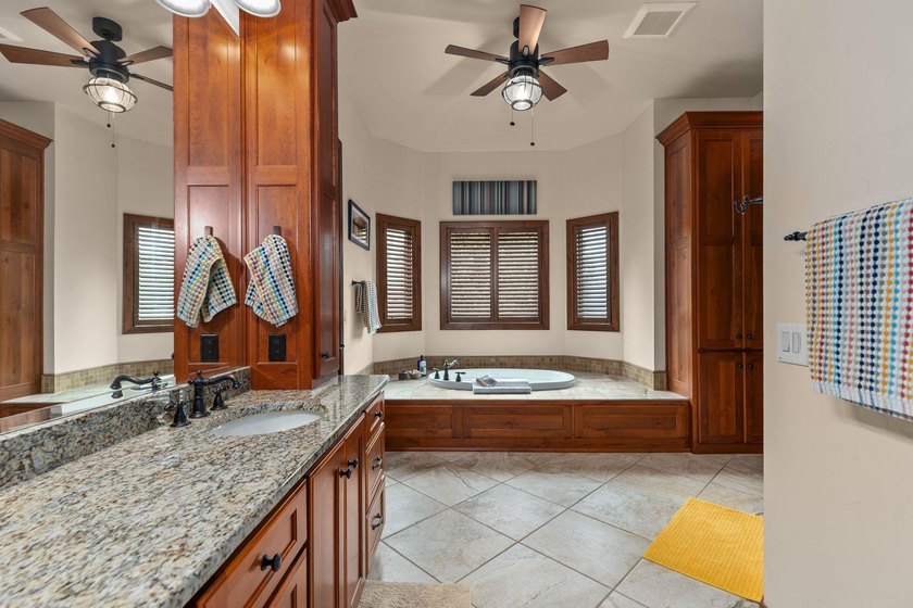 Custom Ranch home in West Neenah. Nearly half an acre of - photo 34