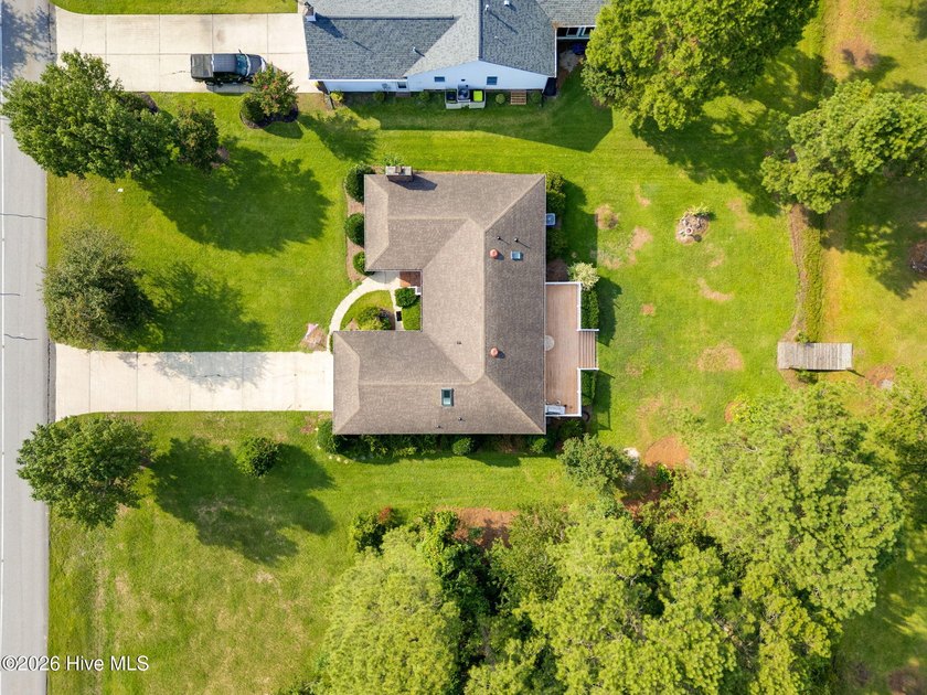 Welcome to this spacious 3-bedroom, 2-bath ranch home in the - photo 40