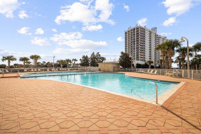 This stunning 4B/4B Penthouse Condo with breathtaking, panoramic - photo 46