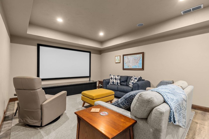 Custom Ranch home in West Neenah. Nearly half an acre of - photo 46