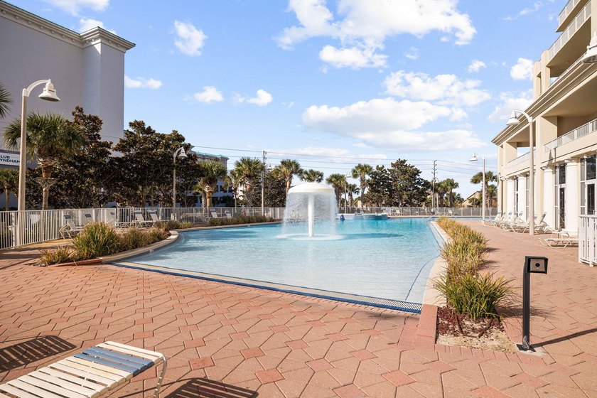 This stunning 4B/4B Penthouse Condo with breathtaking, panoramic - photo 47