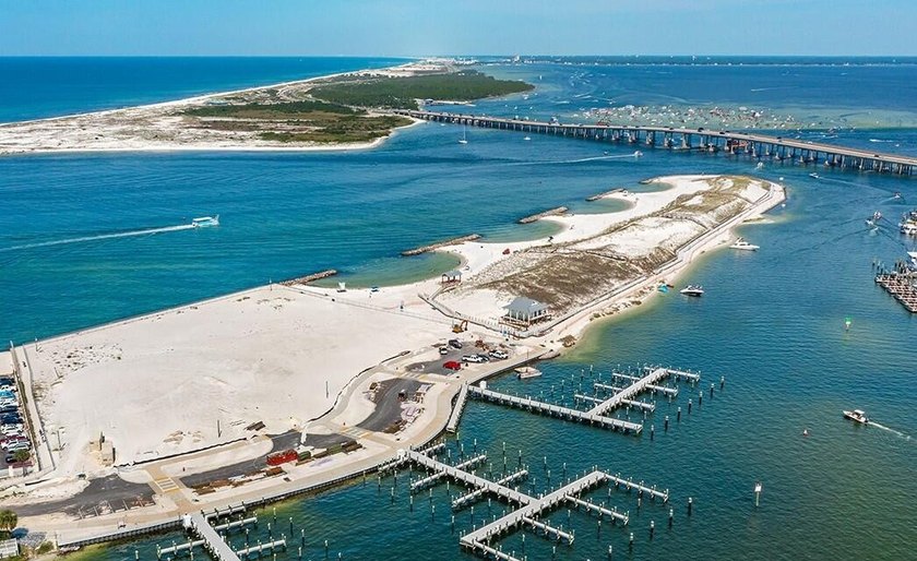 Canal Place Phase II is centrally located on Holiday Isle, it's - photo 6
