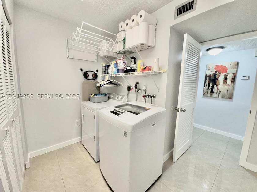Beautifully Updated &amp; Move-In Ready! Welcome to this spacious - photo 18