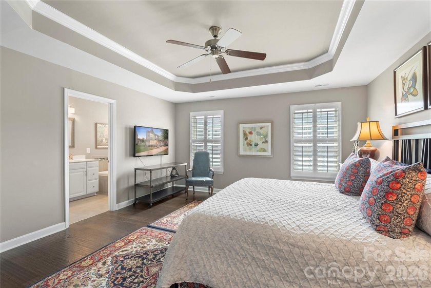 This charming end-unit townhouse offers 3 bedrooms, 2.5 - photo 22