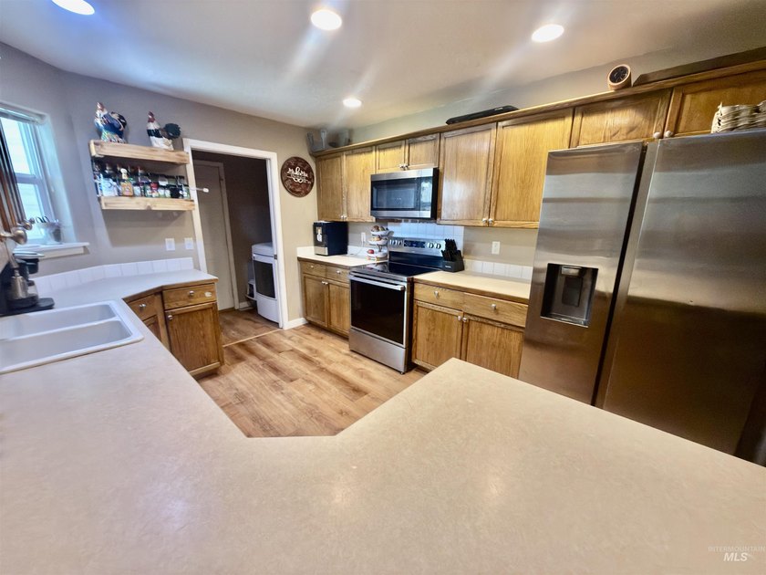 Discover the perfect blend of comfort, convenience, and - photo 4