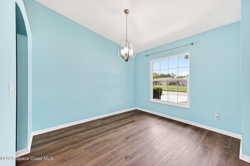 Welcome home to this well-maintained 3bed/2bath split-bedroom - photo 11