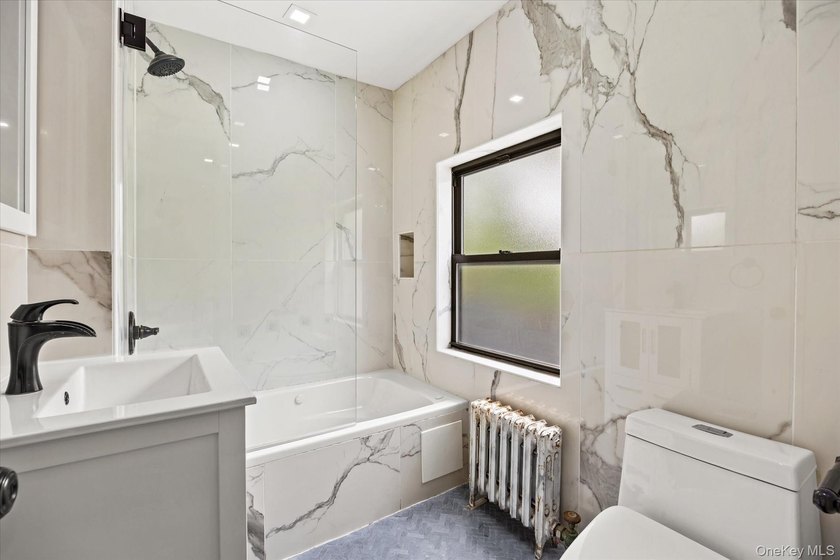 Welcome to this beautifully renovated GEM, This sun-drenched - photo 27