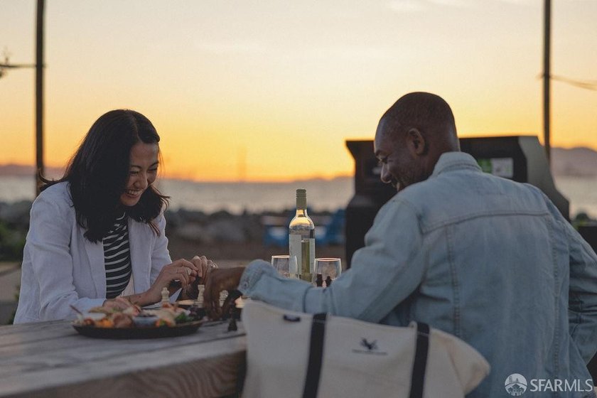 The Residences at Yerba Buena Island offer a rare opportunity to - photo 31