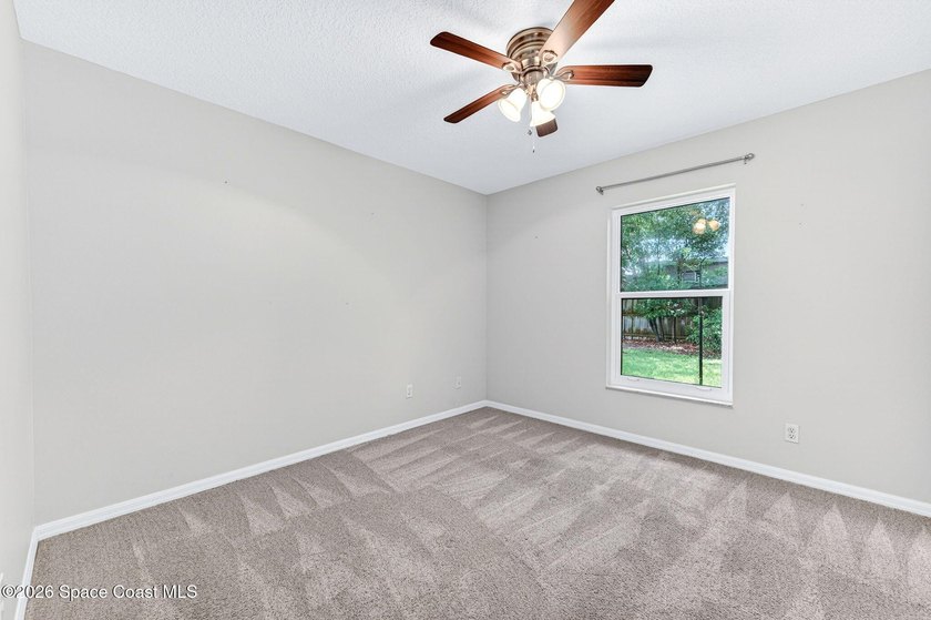 Welcome home to this well-maintained 3bed/2bath split-bedroom - photo 32