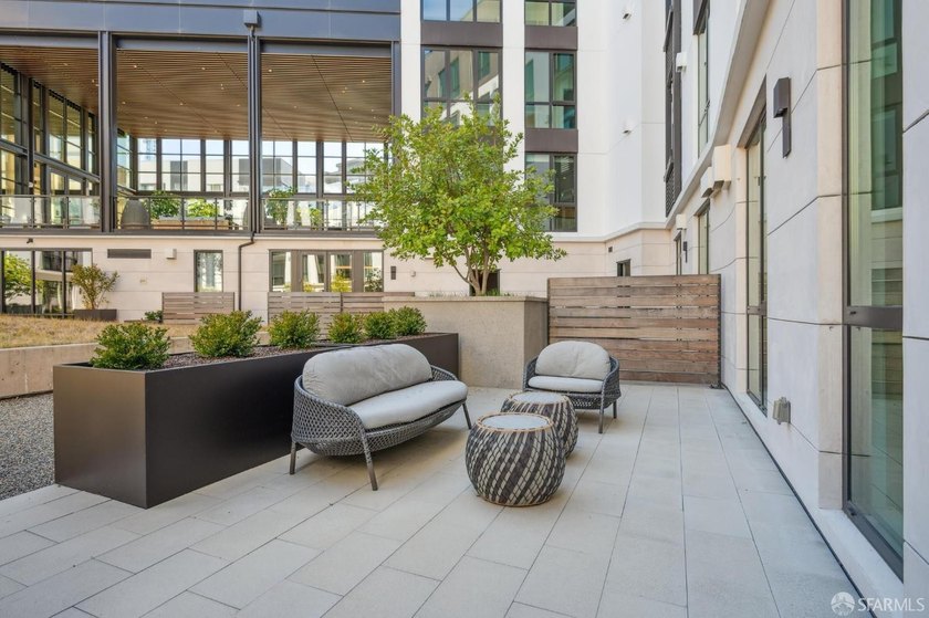 The Residences at Yerba Buena Island offer a rare opportunity to - photo 34