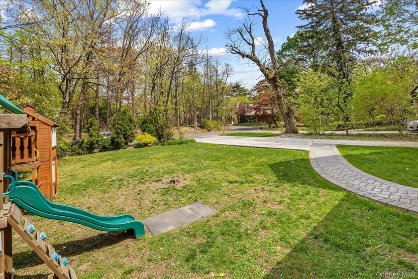 Welcome to this beautifully renovated GEM, This sun-drenched - photo 39