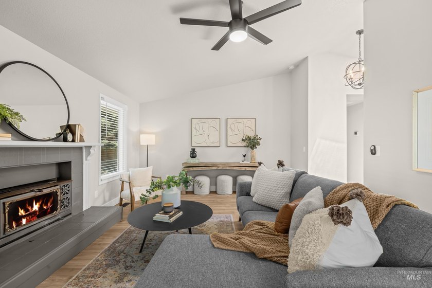 The perfect location on a large spacious corner lot! - photo 4