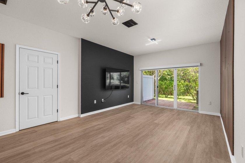 Welcome to 2543 NW 31st Court in Oakland Park, a beautifully - photo 13