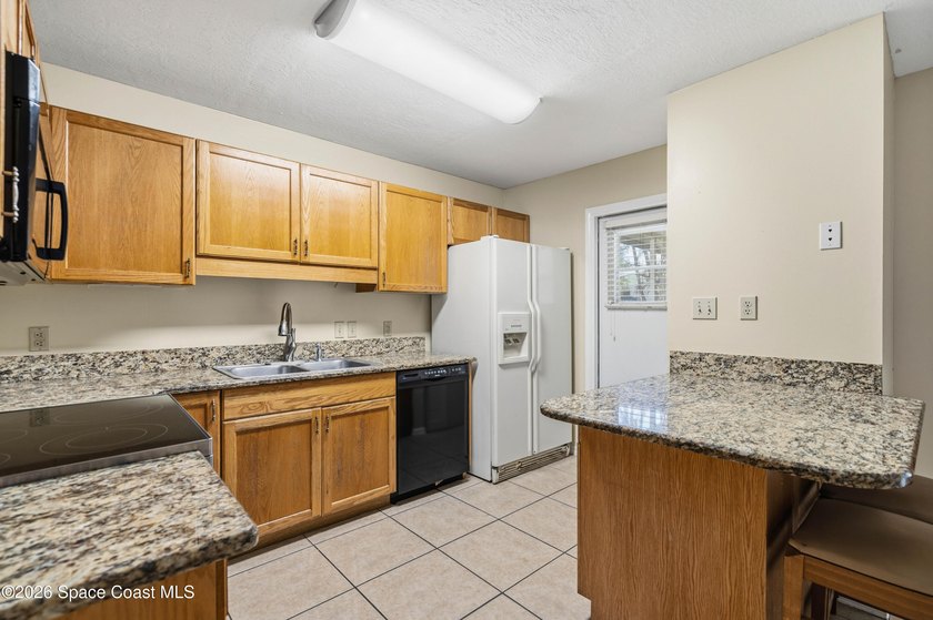 Welcome to Windsor Park, a small community of townhomes in the - photo 14