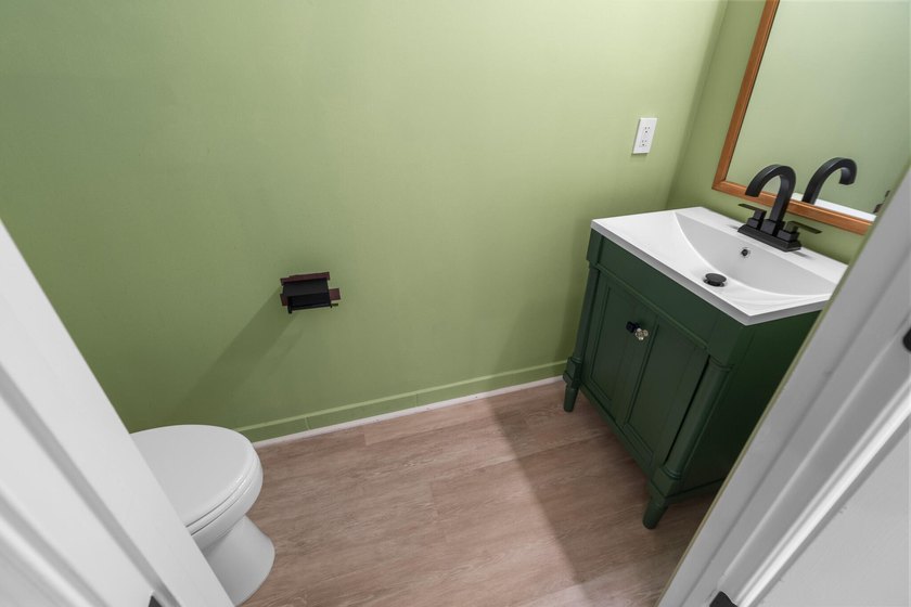 Welcome to 2543 NW 31st Court in Oakland Park, a beautifully - photo 15