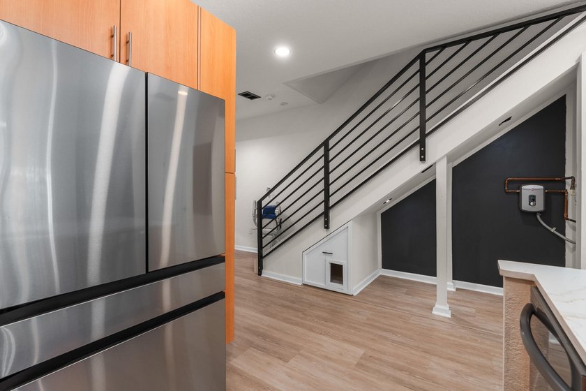 Welcome to 2543 NW 31st Court in Oakland Park, a beautifully - photo 16