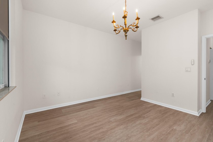 Welcome to 2543 NW 31st Court in Oakland Park, a beautifully - photo 20