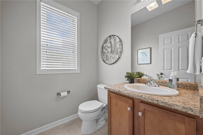 PRISTINE CONTEMPORARY COLONIAL ON A QUIET INTERIOR LOOP STREET! - photo 24