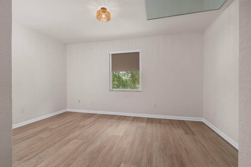 Welcome to 2543 NW 31st Court in Oakland Park, a beautifully - photo 27