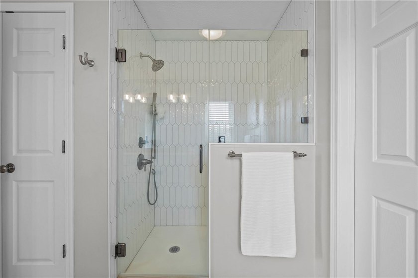 PRISTINE CONTEMPORARY COLONIAL ON A QUIET INTERIOR LOOP STREET! - photo 29