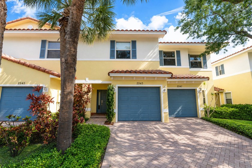 Welcome to 2543 NW 31st Court in Oakland Park, a beautifully - photo 39