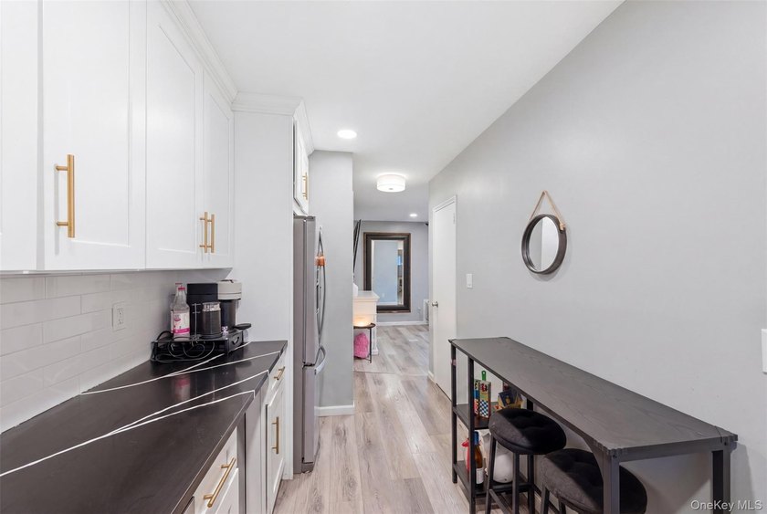 Welcome to this beautifully maintained and move-in ready - photo 14