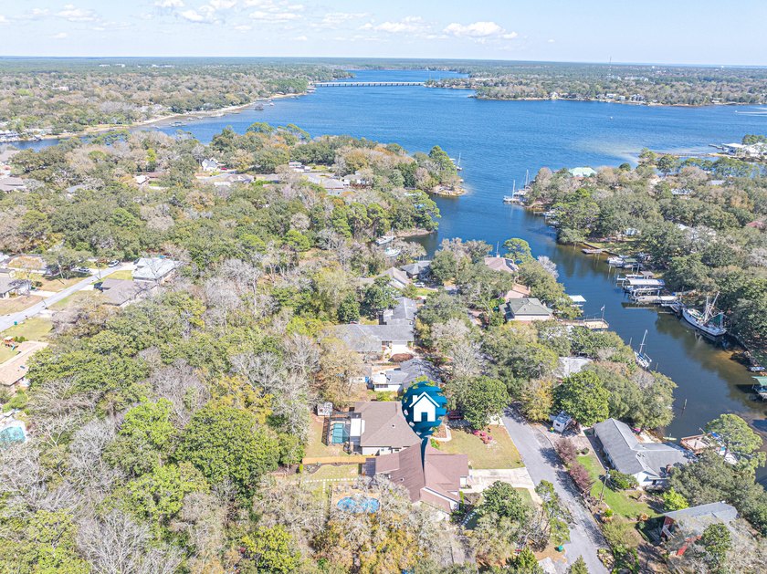 Welcome to this stunning 4 bed, 3 bath pool home in the heart of - photo 6