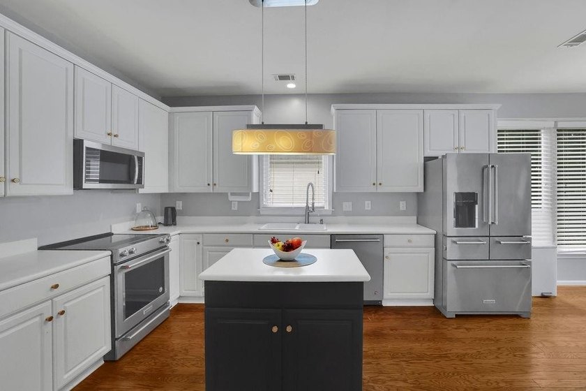 Stunning, 4BR/2BA move-in ready ranch in Roswell's highly - photo 23