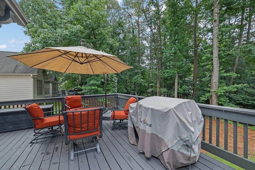 Stunning, 4BR/2BA move-in ready ranch in Roswell's highly - photo 33