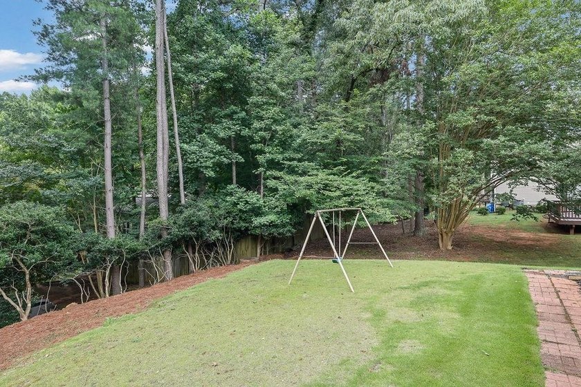 Stunning, 4BR/2BA move-in ready ranch in Roswell's highly - photo 35