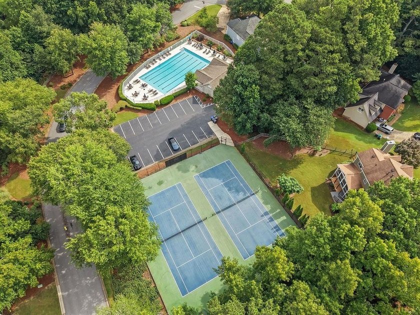 Stunning, 4BR/2BA move-in ready ranch in Roswell's highly - photo 38