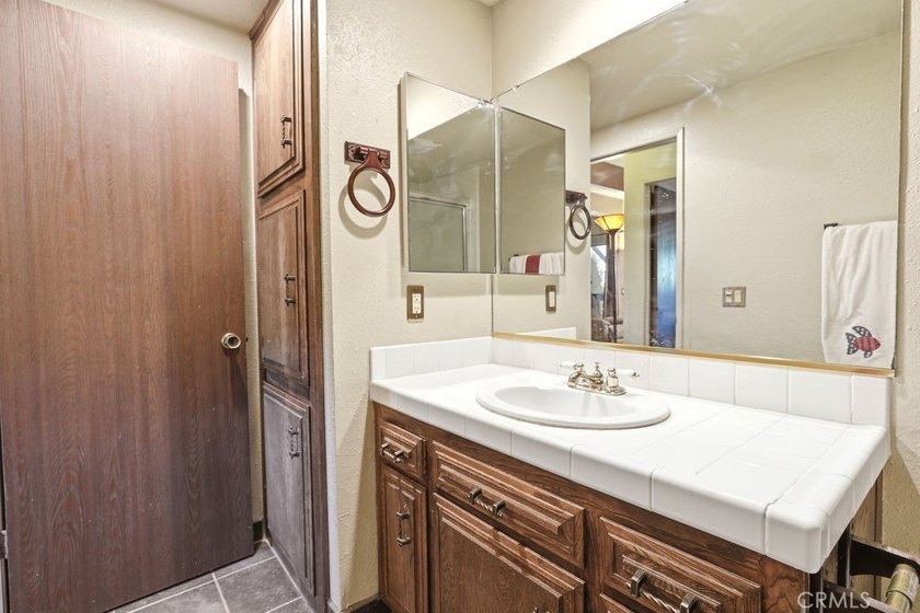 If you're looking for amazing lake views and room for the whole - photo 44