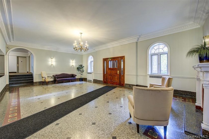 Experience the perfect blend of space, light, and convenience in - photo 2