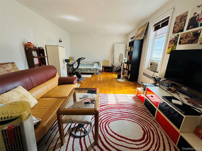 Experience the perfect blend of space, light, and convenience in - photo 6