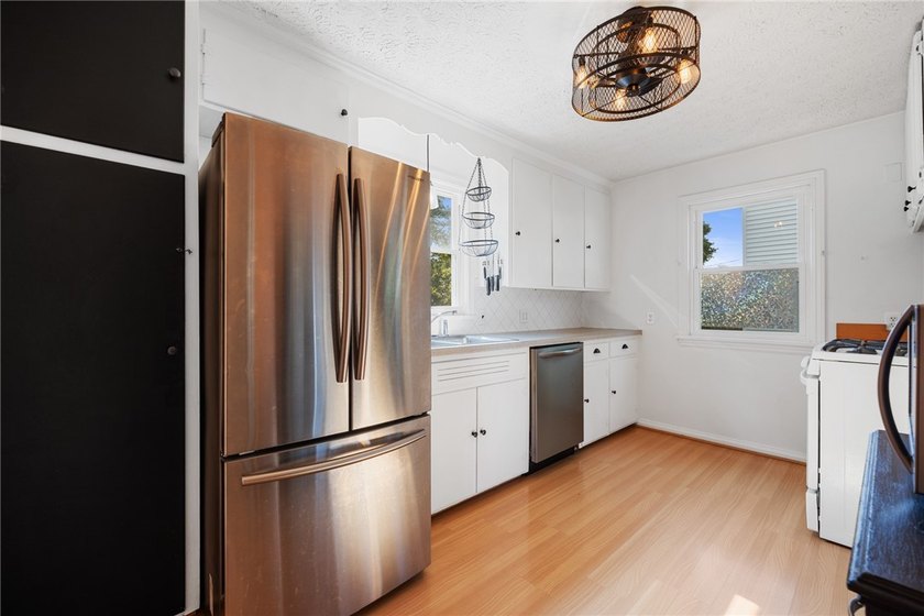 Welcome to 94 Meadow Drive in the heart of Brighton! This - photo 13