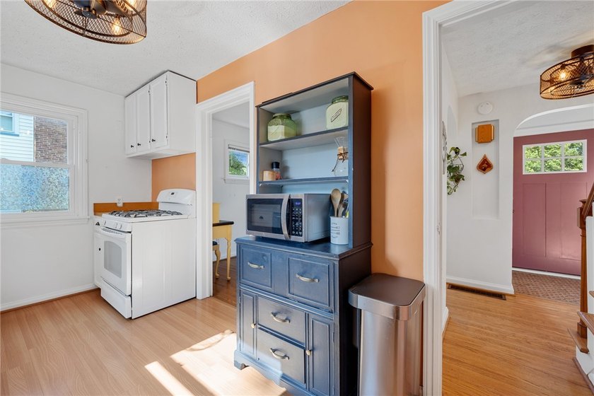 Welcome to 94 Meadow Drive in the heart of Brighton! This - photo 14